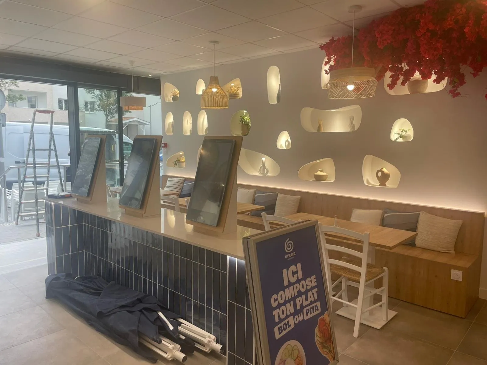Du local en travaux au restaurant Gyraya — après