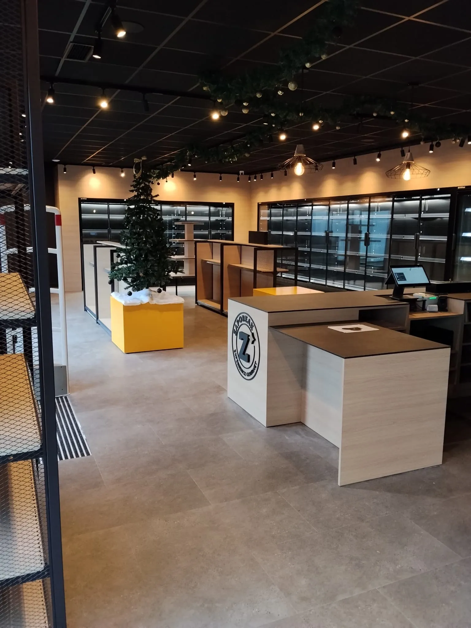 Du chantier à la boutique livrée — après